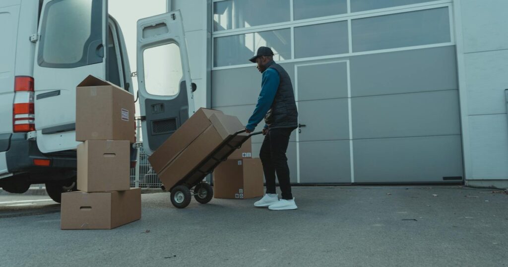 India’s Quick Commerce War: How Flipkart and Amazon Are Crushing Startups